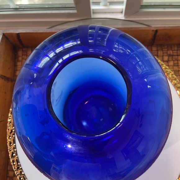 VTG Beautiful Cobalt Blue Etched Honu (Turtles) Hawaiian Vase From Macy’s - Picture 4 of 8